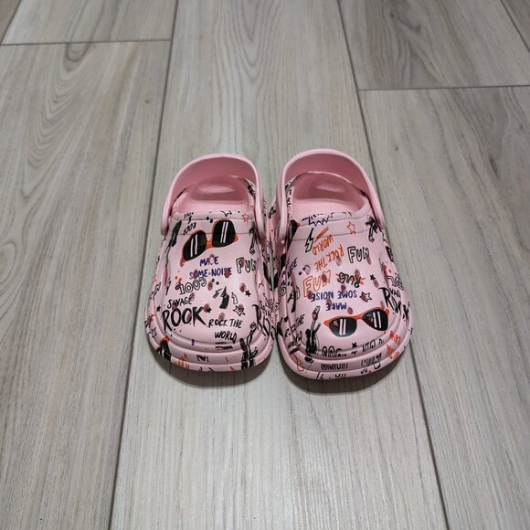 Unisex Cool slip-on clogs sizes 2yrs to 8yrs, waterproof colorful and cute - Picture 10 of 13